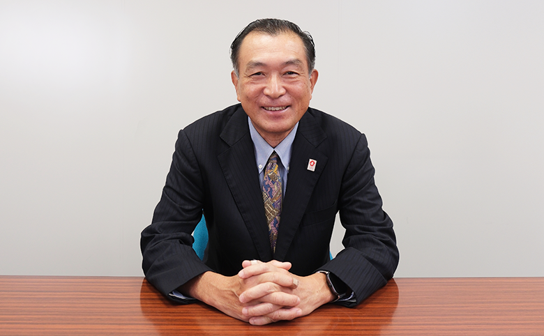 代表取締役社長　鷲見　公一